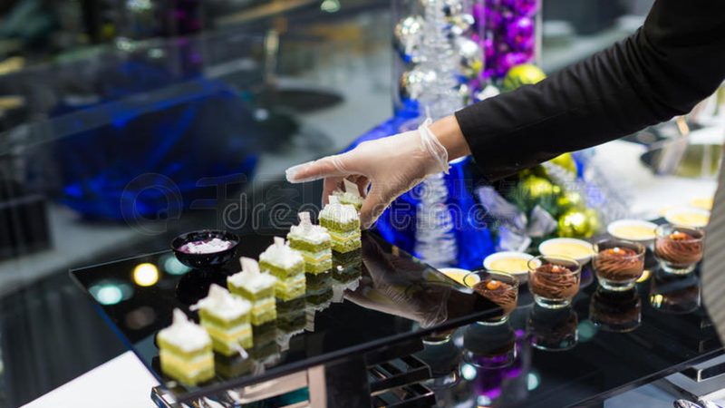 小食品代加工与自建工厂：揭秘背后的差异与考量