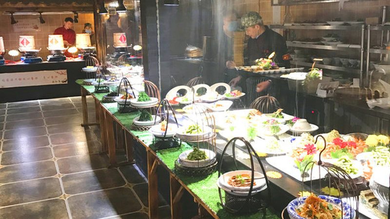 配料表是了解烘焙原料成分的重要途径。在配料表中，应关注以下内容：
